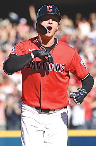Petey Halpin’s home run flips game for Cleveland Guardians